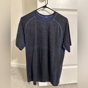 Lululemon Metal Tech Vent Performance Blue Short Sleeve Shirt Mens Size Medium
